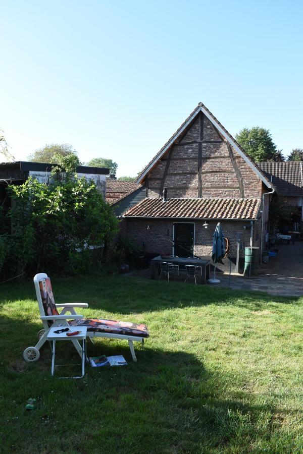 Aan De Holle Weg. Zeer Landelijk Gelegen Verbouwde Stal Tot Woning Nuth Esterno foto